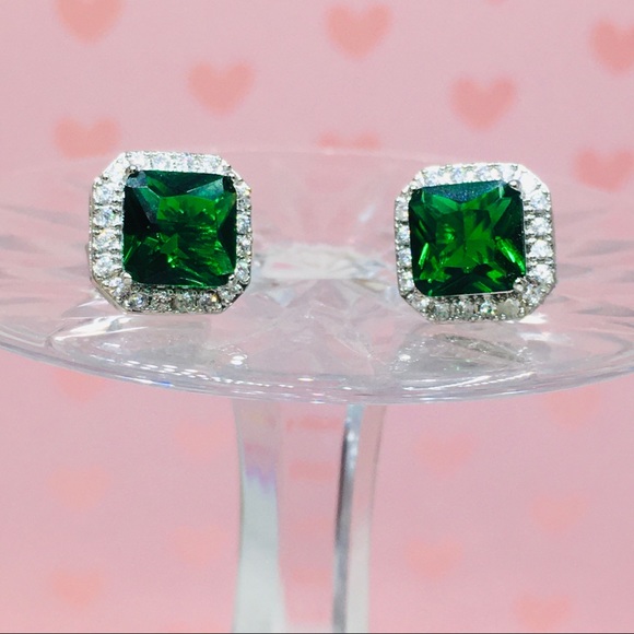 14k white gold earrings emerald 3 CT stud halo in box - Picture 8 of 9